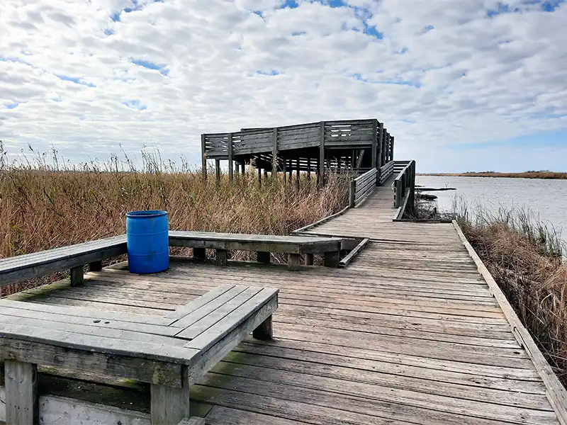 Photo of the fishing pier at fort anahuac park texas