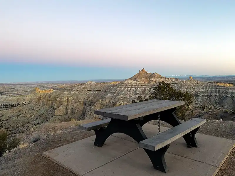 photo of a picnic table at angel peak campground, farmington, nm